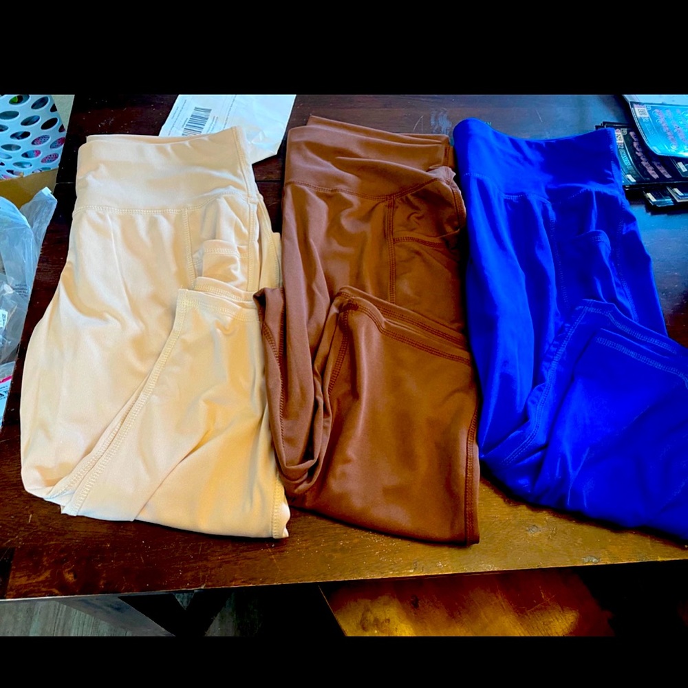 Women’s athletic capri set